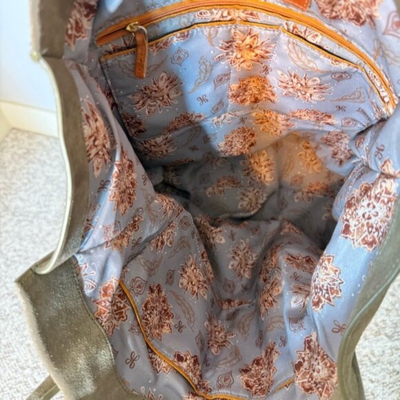 HOBO Sandy Nutmeg Brown Lure Suede Boho Hobo Shoulder Bag Tassel Snap Closure - Picture 9 of 16